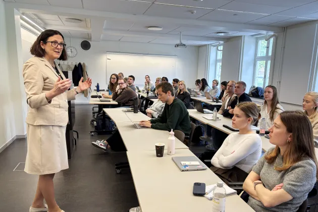 Cecilia Malmström speaks to students